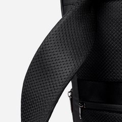 حقيبة ظهر Arctic Hunter B00872 بتصميم نحيف سعة 15 لتر – مناسبة للابتوب 15.6 بوصة – خفيفة الوزن ومقاومة للماء