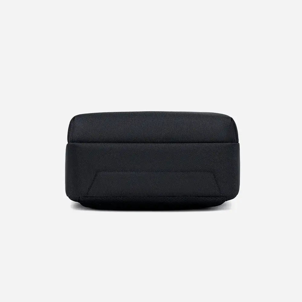 حقيبة ظهر Arctic Hunter Slim للكمبيوتر المحمول، أنيقة وخفيفة الوزن، بسعة 16 لترًا - رقم: B00681 / Arctic Hunter Slim Laptop backpack Stylish Premium lightweight Business 16L Laptop Backpack - No: B00681 - Sooqja سوقجة