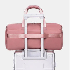 حقيبة هاند باج رياضية فاخرة مقاومة للماء مع حجرة للأحذية وحمالات كتف قابلة للفصل من Chantria رمزCB00777/Chantria Luxury Water Resistant Sports Handbag with Shoe Compartment and Detachable Shoulder Straps CB00777 - Sooqja سوقجة