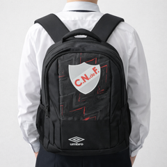 حقيبة الظهر باللون الأسود بشعار "C.N. de F." من علامة Umbro