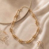 سنسال ذهبي بتصميم عصري فاخر من AVON
