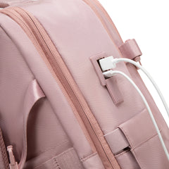 حقيبة الظهر Chantria CB00617 هي حقيبة أنيقة ومتعددة الاستخدامات، مصممة خصيصًا لتلبية احتياجات النساء في العمل، الدراسة، والسفر/The Chantria CB00617 backpack is a stylish and versatile bag, specially designed to meet the needs of women at work, study, and