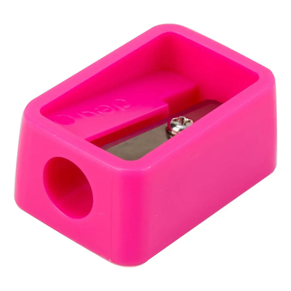 مبراة أقلام باللون الوردي