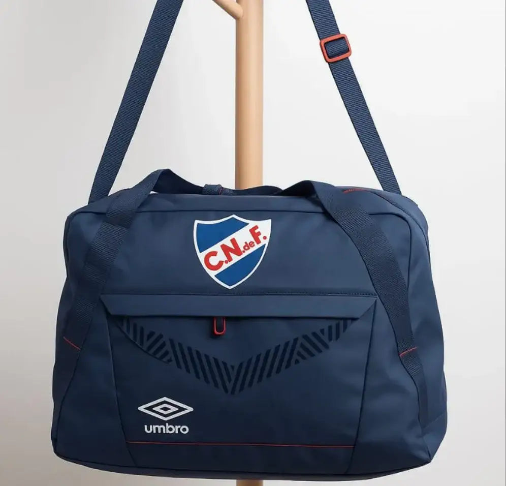 حقيبة رياضية Umbro – تصميم أنيق لأداء مثالي
