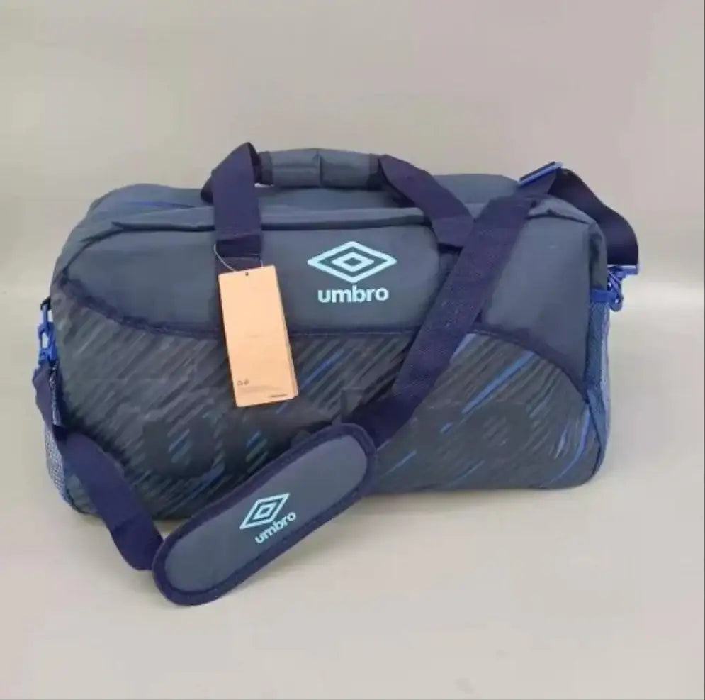 حقيبة رياضية Umbro – تصميم أنيق لأداء مثالي