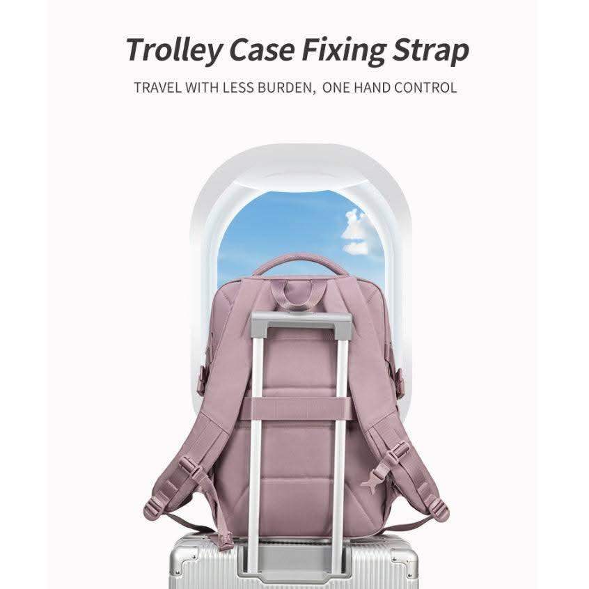 حقيبة ظهر Chantria CB00641 هي خيار مثالي للطلاب والمحترفين، حيث تجمع بين التصميم الأنيق والوظائف العملية، مما يجعلها مناسبة للاستخدام اليومي في العمل أو الدراسة. - Sooqja سوقجة