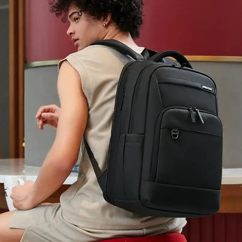 حقيبة اركتك هنتر GB00708 هي حقيبة ظهر أنيقة وعملية - The Arctic Hunter GB00708 is a stylish and functional backpack