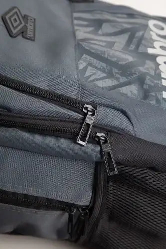 حقيبة الظهر Umbro Logo Wave Backpack باللون الرمادي
