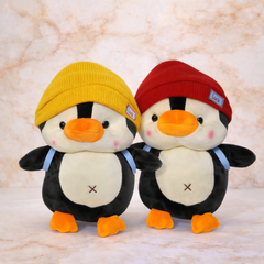 دمية محشوة بشخصية "  بطريق "