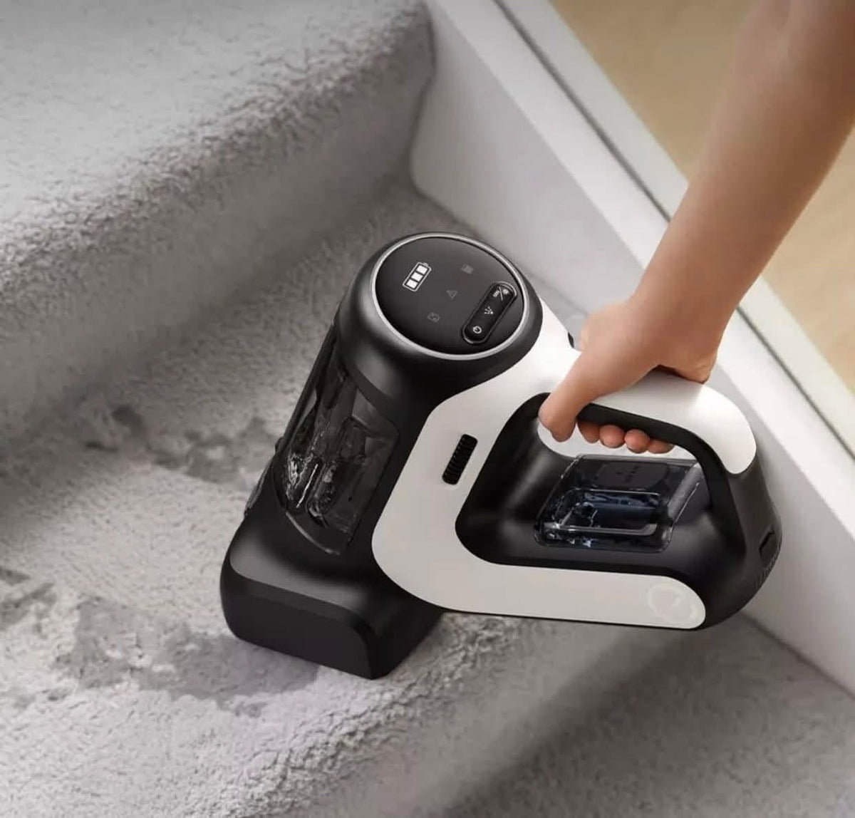 مكنسة Eufy Clean XF اللاسلكية لتنظيف السجاد والمفروشات