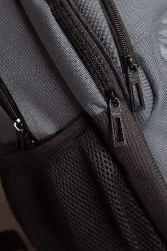 حقيبة الظهر Umbro Logo Wave Backpack باللون الرمادي