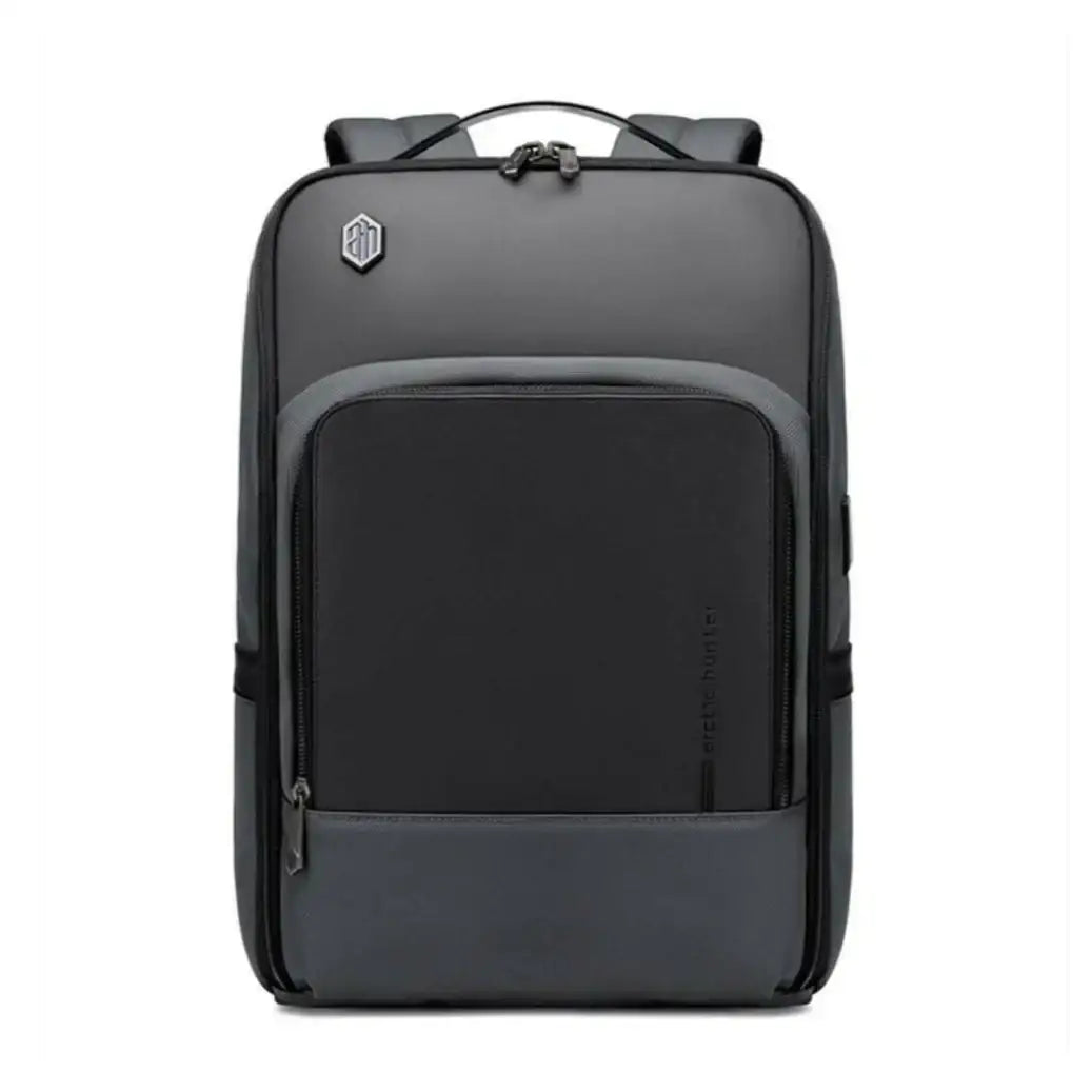 حقيبة ظهر Arctic Hunter B00403 للرجال - مقاومة للماء، مصنوعة من مادة صناعية متينة، مزودة بمنفذ USB وسماعة رأس مدمجين / Arctic Hunter B00403 Men's Water Resistant Backpack, Durable Synthetic, Built-in USB Port and Headphone - Sooqja سوقجة