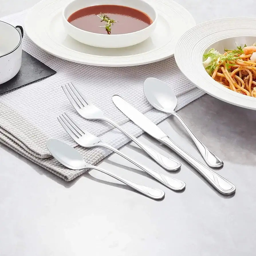 طقم أدوات مائدة أمازون بيسكس من الفولاذ المقاوم للصدأ بلمسة نهائية عصرية، مكون من 20 قطعة، مناسب لأربعة أشخاص - فضي - Sooqja سوقجة