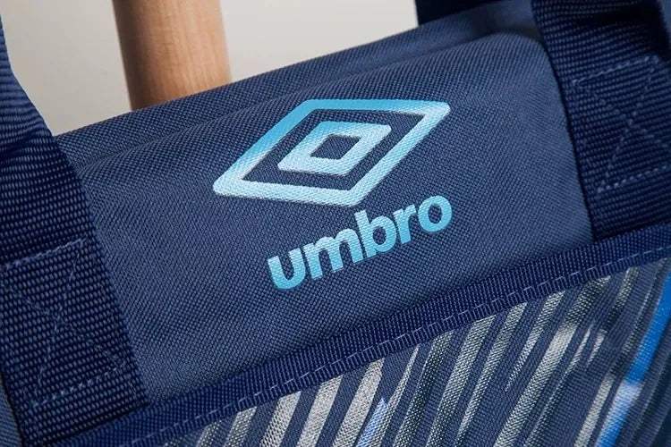حقيبة رياضية Umbro – تصميم أنيق لأداء مثالي
