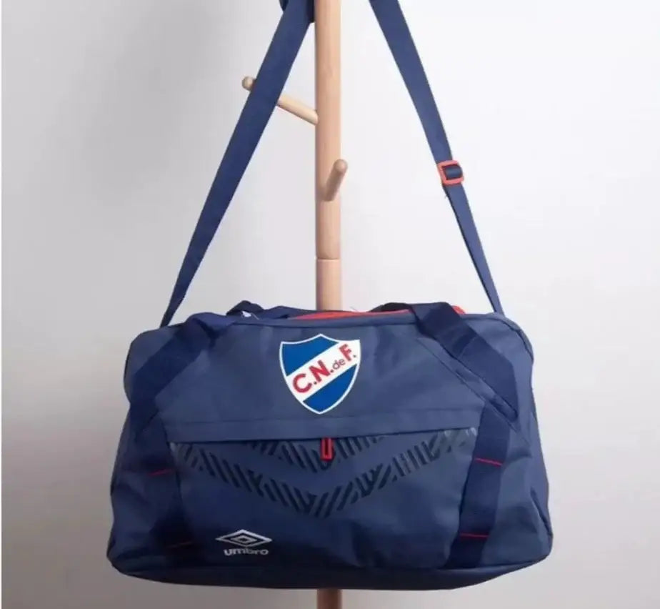 حقيبة رياضية Umbro – تصميم أنيق لأداء مثالي