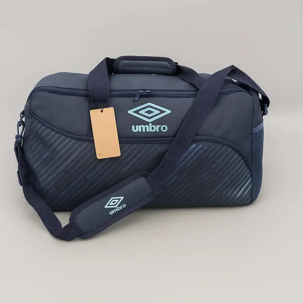 حقيبة رياضية Umbro – تصميم أنيق لأداء مثالي