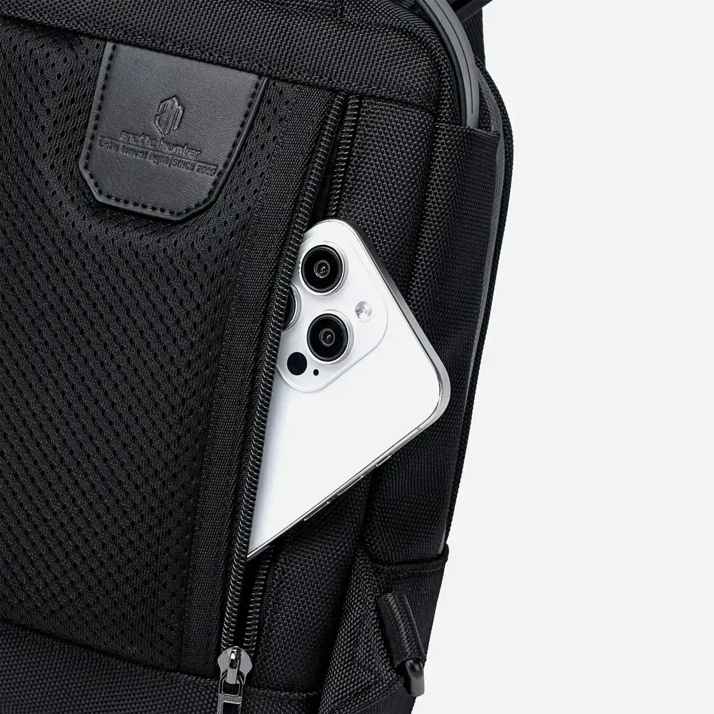 حقيبة الكتف Arctic Hunter XB00693 هي حقيبة أنيقة