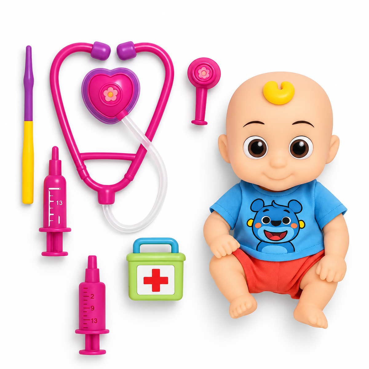 دمية "Lovely Baby" مع أدوات طبيب – لعبة تفاعلية تعليمية للأطفال على خلفية بيضاء بإضاءة واضحة وظل طبيعي خفيف